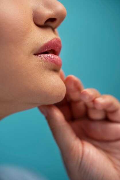 Причины шелушения губ